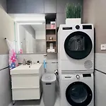 Karzo Lu 206 Free Garage בודפשט