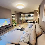 Karzo Lu 206 Free Garage בודפשט