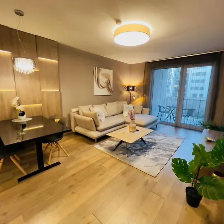 Karzo Lu 206 Free Garage Apartmán *