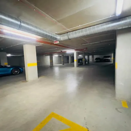 Karzo Lu 206 Free Garage Apartmán